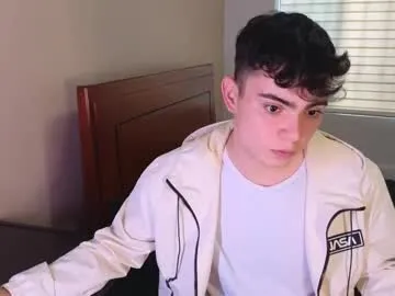 roouse – webcam model profile photo Image 3