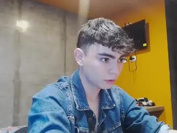 roouse – webcam model profile photo Image 6