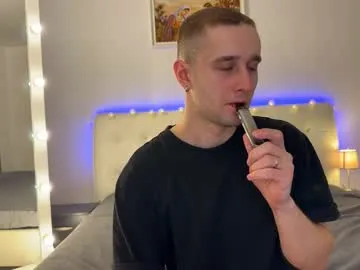 rosellegaeta – webcam model profile photo Image 2