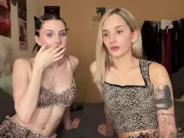 lustytwins Image 9