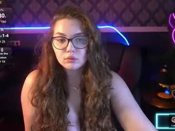 LoraDevine – webcam model profile photo Image 10