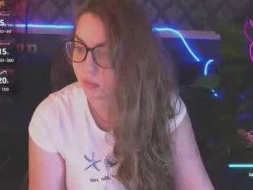 LoraDevine – webcam model profile photo Image 9