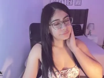 roouse – webcam model profile photo Image 11