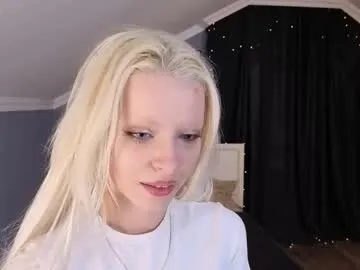 Charlotte_18 chat room preview Image 3