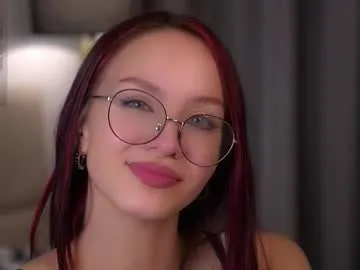 roouse – webcam model profile photo Image 13