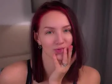 roouse – webcam model profile photo Image 14