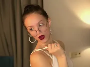 roouse – webcam model profile photo Image 4