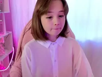 keuli_li – webcam model profile photo Image 2