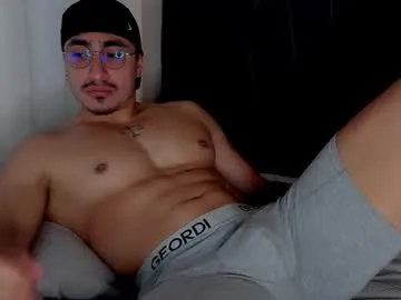 PabloArena – webcam model profile photo Image 8