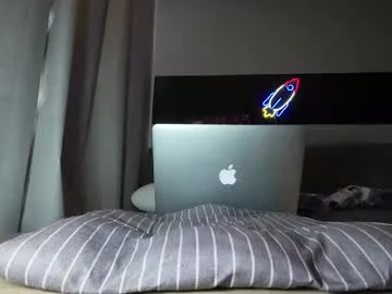 Amicisegreti – webcam model profile photo Image 4