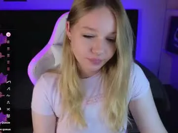 TwinksNextDoor – webcam model profile photo Image 8