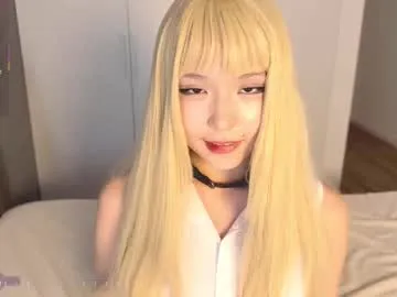 astridwet – webcam model profile photo Image 16