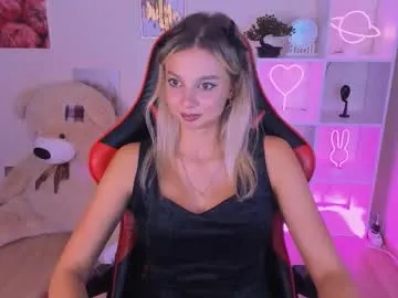 skinny_candy18 – webcam model profile photo Image 12