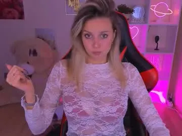 skinny_candy18 – webcam model profile photo Image 19