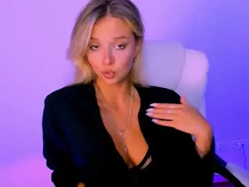 skinny_candy18 – webcam model profile photo Image 9