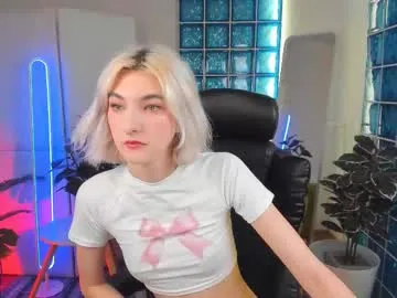 TwinksNextDoor – webcam model profile photo Image 4