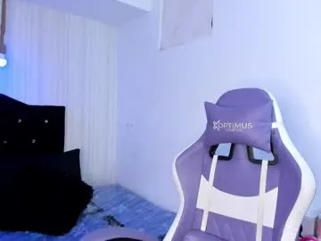 jelenaania – webcam model profile photo Image 13