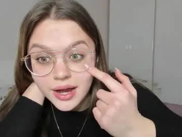 roouse – webcam model profile photo Image 16