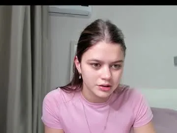 roouse – webcam model profile photo Image 3