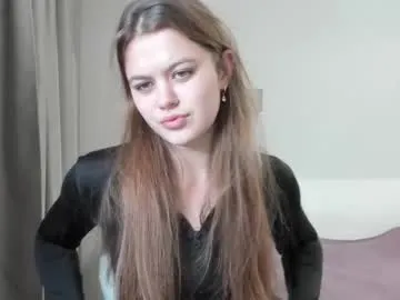 roouse – webcam model profile photo Image 6