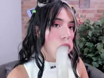 summer_lilac – webcam model profile photo Image 8