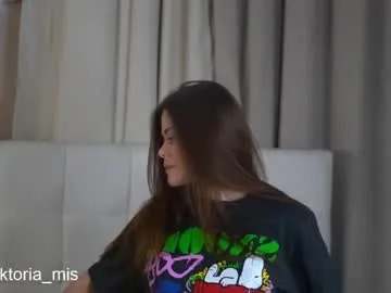 roouse – webcam model profile photo Image 11