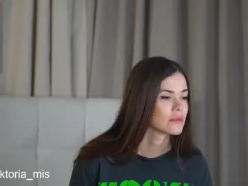 roouse – webcam model profile photo Image 17