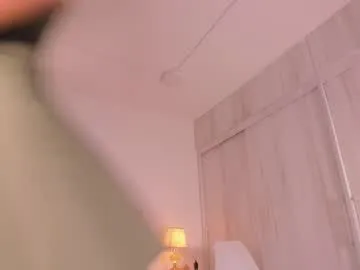 missjuliaa_ Image 15