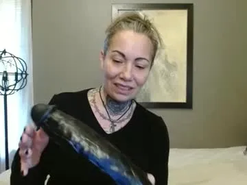 amber_pawws – webcam model profile photo Image 3