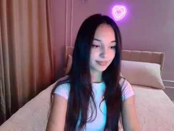 evelune – webcam model profile photo Image 4