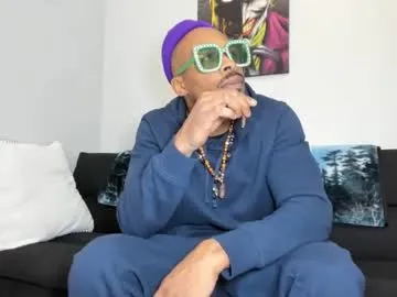 shiro_3 – webcam model profile photo Image 3