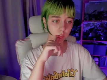 _Alicee_1 – webcam model profile photo Image 10