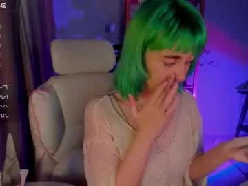 _Alicee_1 – webcam model profile photo Image 18