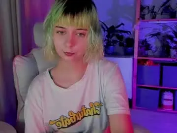 _Alicee_1 – webcam model profile photo Image 6