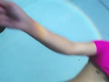 bisexualmilf – webcam model profile photo Image 16