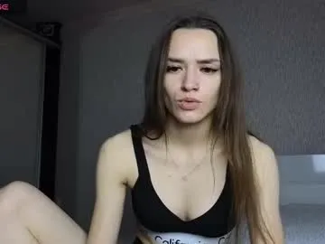 sweetslyvie – webcam model profile photo Image 7