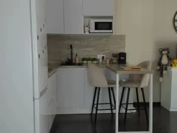 zui_lu – webcam model profile photo Image 11