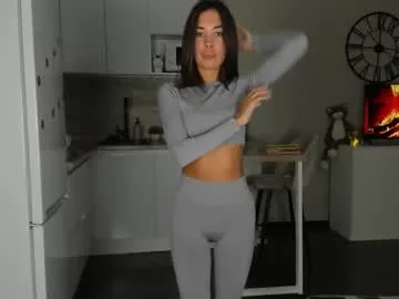 zui_lu – webcam model profile photo Image 15