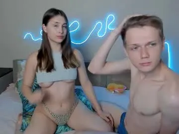 roouse – webcam model profile photo Image 18