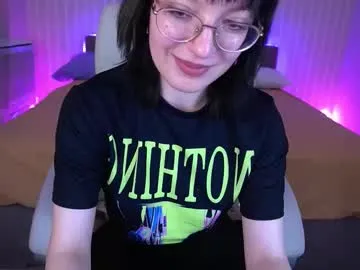 SallyDinosaur – webcam model profile photo Image 12