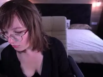 SallyDinosaur – webcam model profile photo Image 5