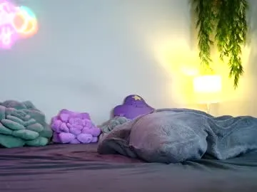 roouse – webcam model profile photo Image 18