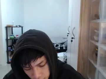 handsomeboys19 – webcam model profile photo Image 5