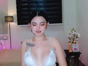 little_sweet_18 – webcam model profile photo Image 10