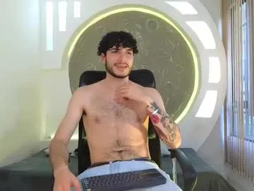 reavoran – webcam model profile photo Image 16