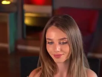 bisexualmilf – webcam model profile photo Image 19