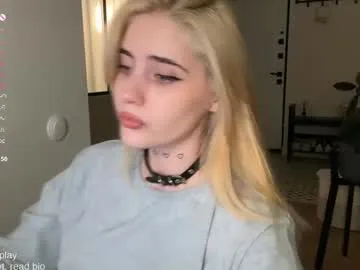 kira21_13 – webcam model profile photo Image 14