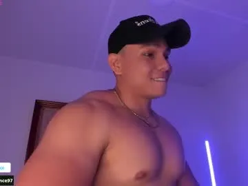 little_sweet_18 – webcam model profile photo Image 10