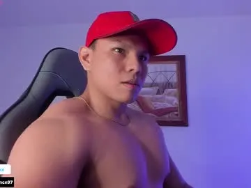 little_sweet_18 – webcam model profile photo Image 2