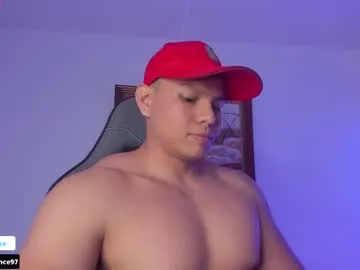 little_sweet_18 – webcam model profile photo Image 4